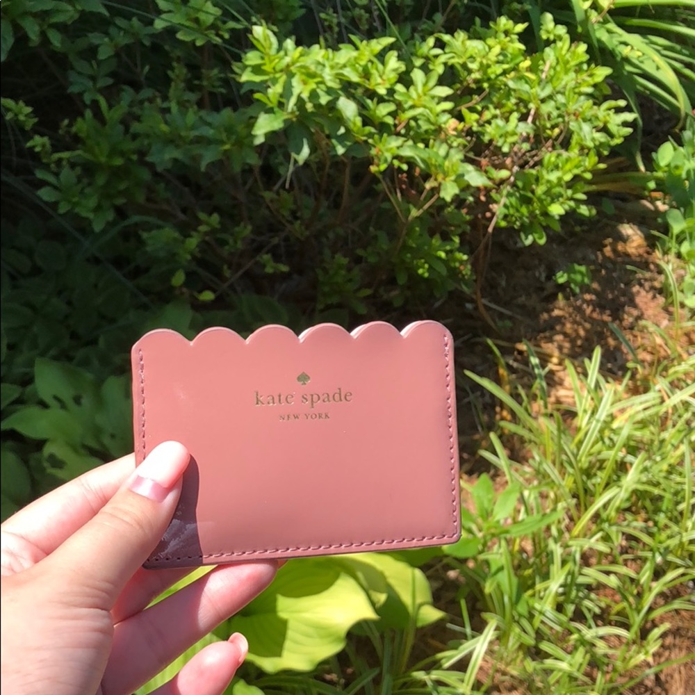 Kate Spade Scalloped Lily Avenue Card Holder